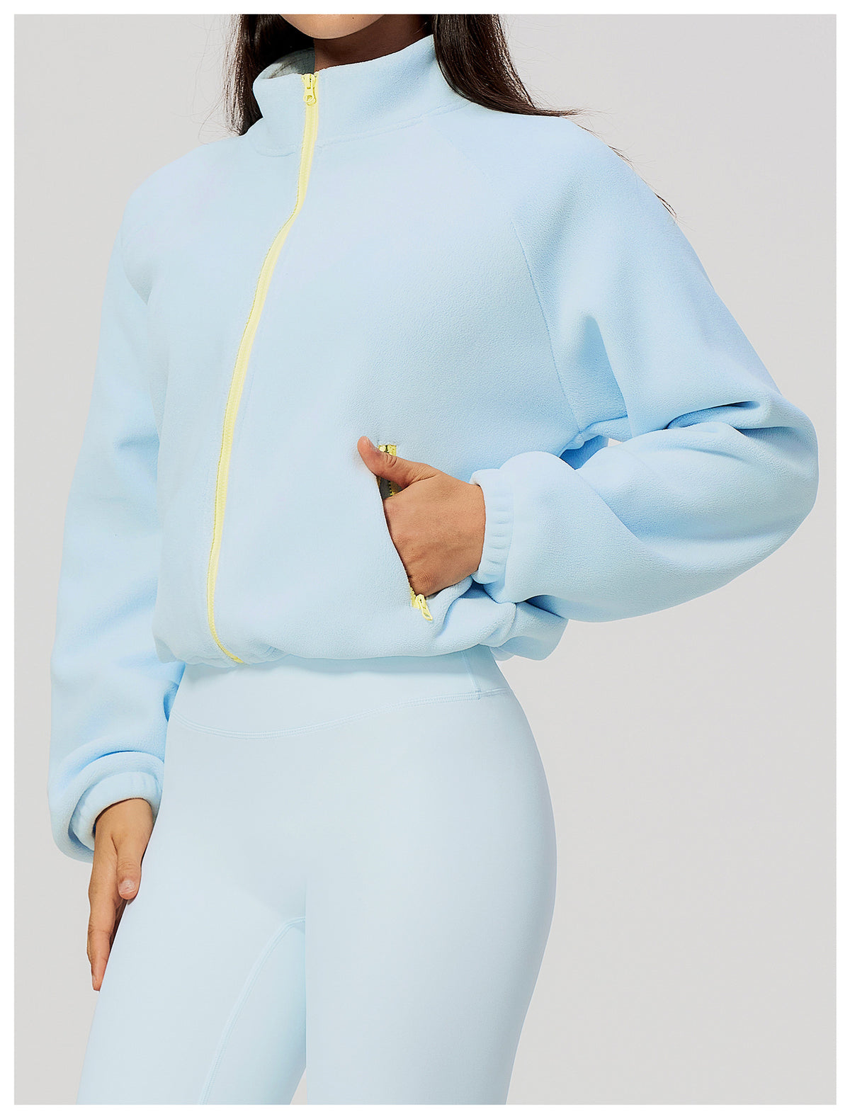 Wholesale Women’s Casual Activewear Jacket 5585 | Relaxed-Fit Warm Cropped Zip-Up | fouregg