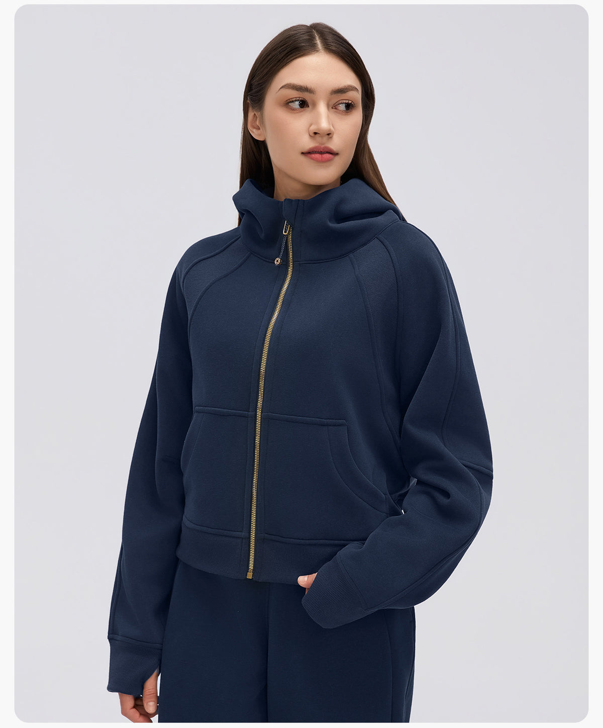 Wholesale Women’s Winter Cropped Hoodie Jacket | Relaxed-Fit Thermal Sportswear for Petite Sizes | fouregg