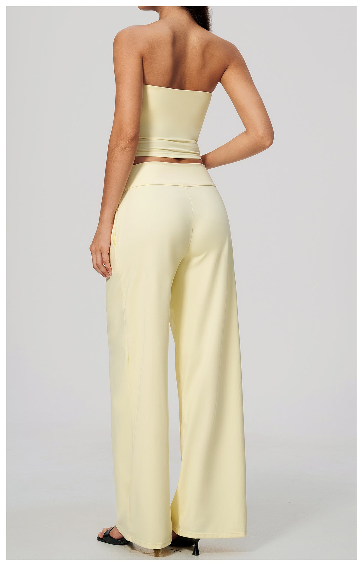 Wholesale Women’s Brushed 2-Piece Set | Strapless Sports Top & Relaxed Wide-Leg Pants 8793 | fouregg