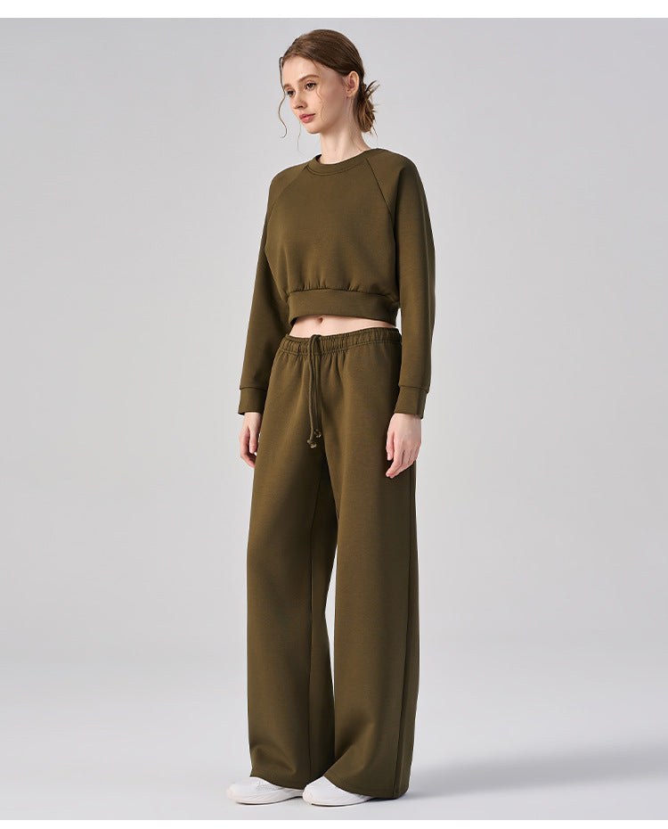 Wholesale Women’s Winter Casual Activewear Set | Relaxed Cropped Sweatshirt & Loose-Fit Joggers | fouregg
