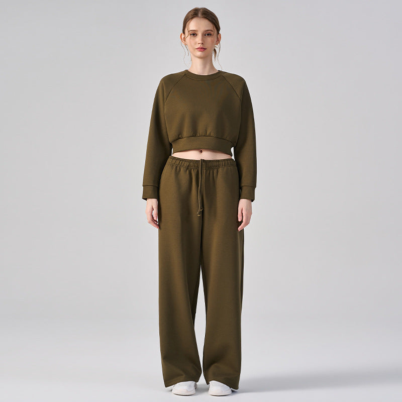 Wholesale Women’s Winter Casual Activewear Set | Relaxed Cropped Sweatshirt & Loose-Fit Joggers | fouregg - Olive Green