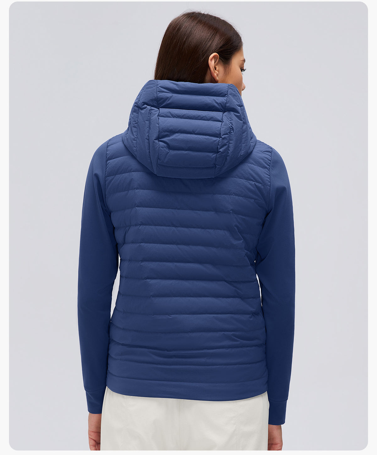 Wholesale Women’s Lightweight Down Jacket D26111 | Slim-Fit Hooded Outdoor Sports Outerwear | fouregg