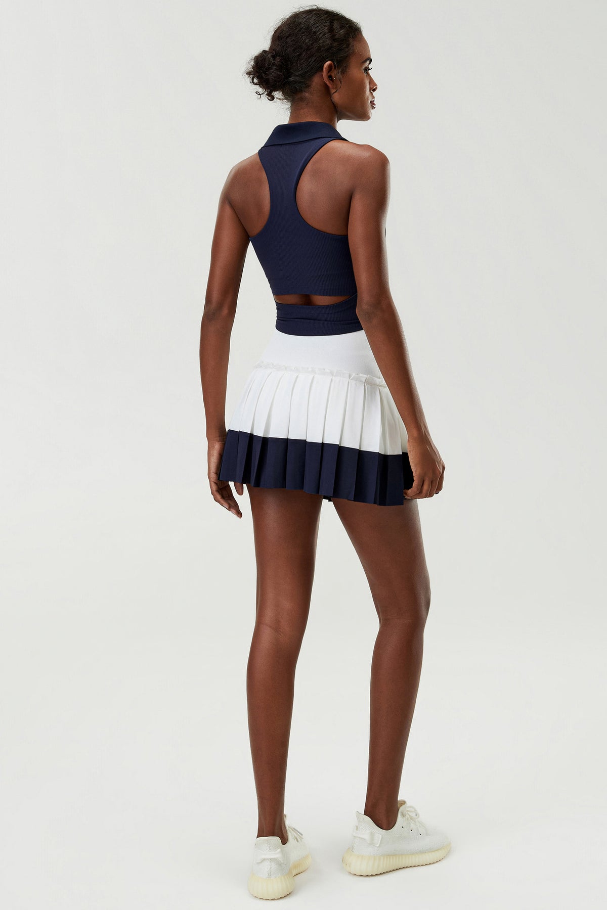 Wholesale Plus Size Women’s Sports Top | Bulk V-Neck Tennis & Badminton Activewear | fouregg