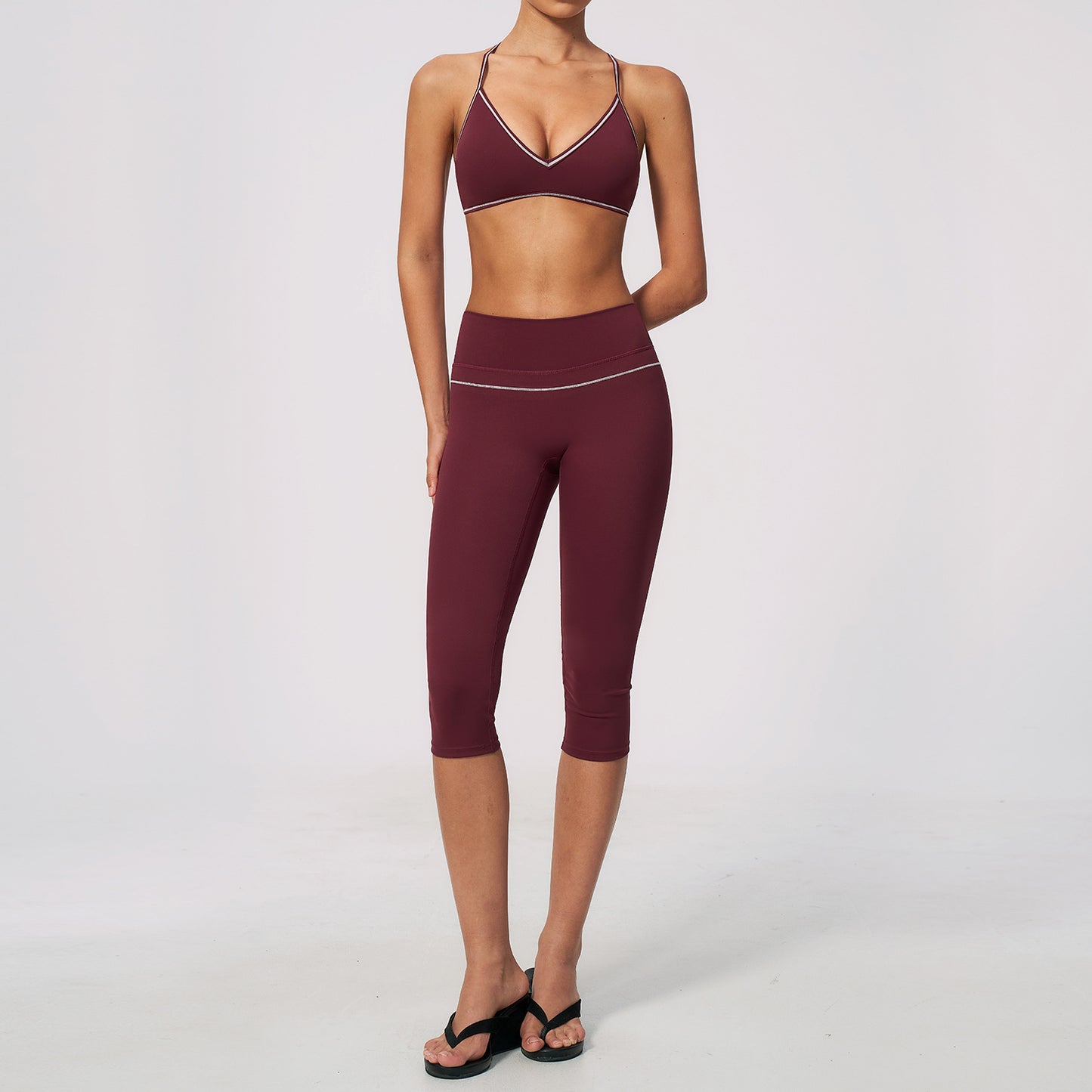 Wholesale Contrast Open-Back Workout Set | High-Waist Capri Gym Wear 9615 | fouregg