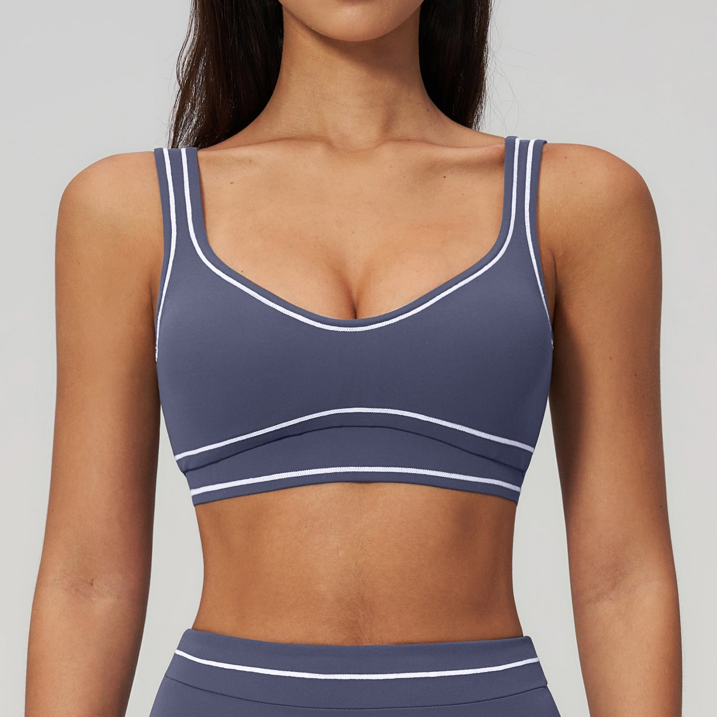 08/2025 Sujetador deportivo de yoga de alta gama con contraste de color lijado, espalda hermosa en forma de U, ropa de yoga para correr y fitness 7028