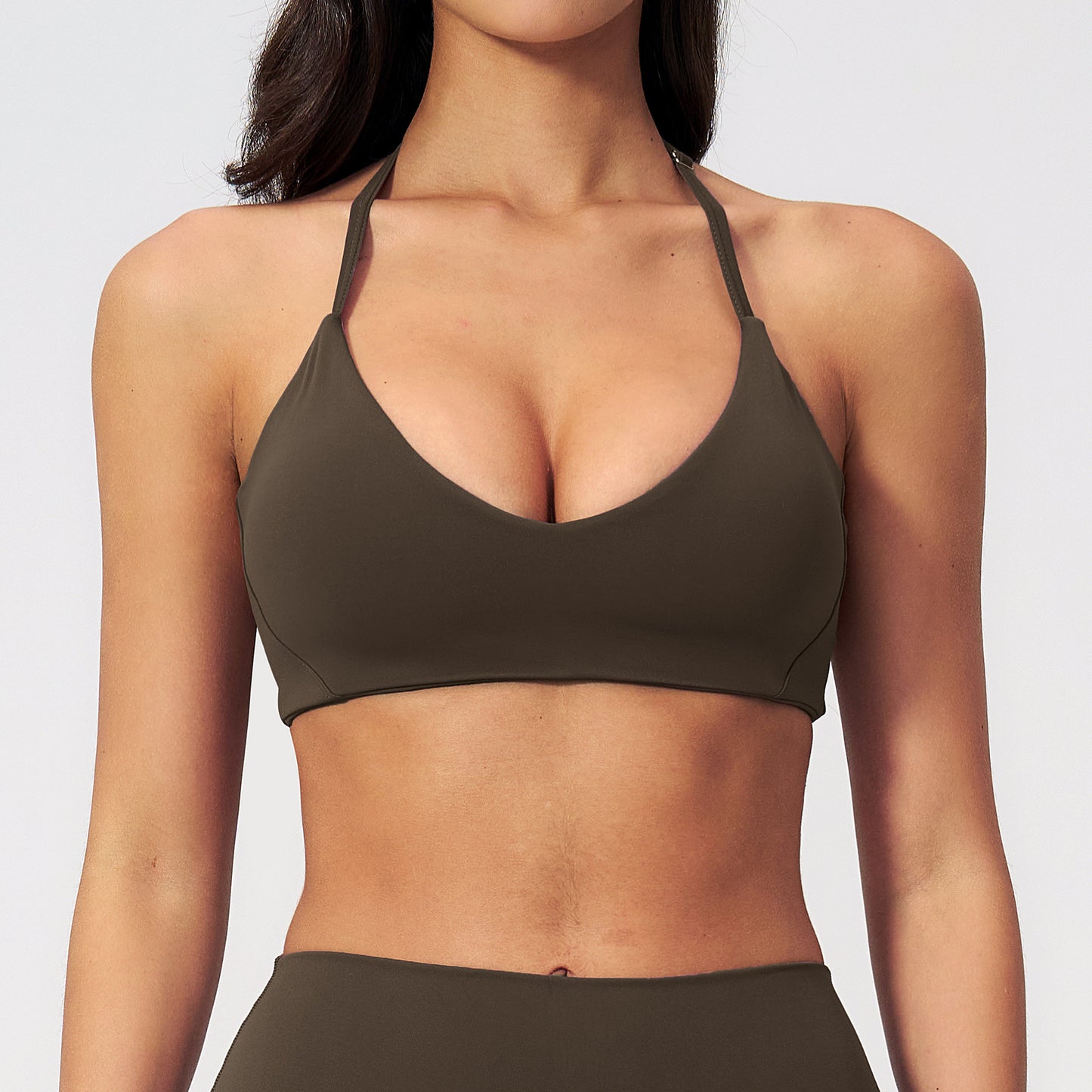 12/2025 Sujetador de yoga cepillado con cuello halter espalda abierta sujetador deportivo ajustado top deportivo para correr y fitness 5529