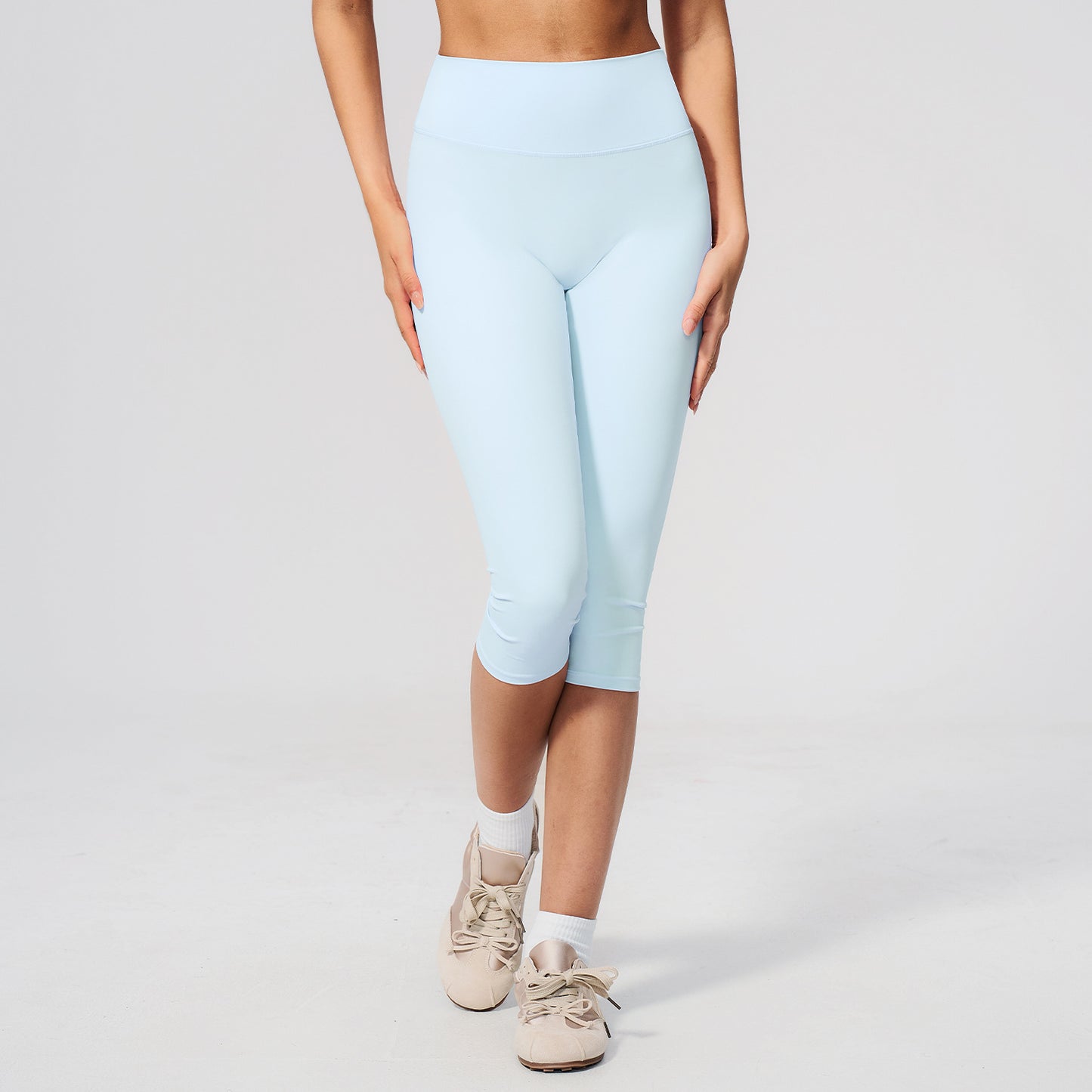 01/2026 Nuevo estilo de pantalón capri de yoga de talle medio con efecto cepillado, cintura alta y ajuste ceñido para estilizar la figura. Perfecto para hacer ejercicio, actividades al aire libre y fitness. Talla de mujer 5529.