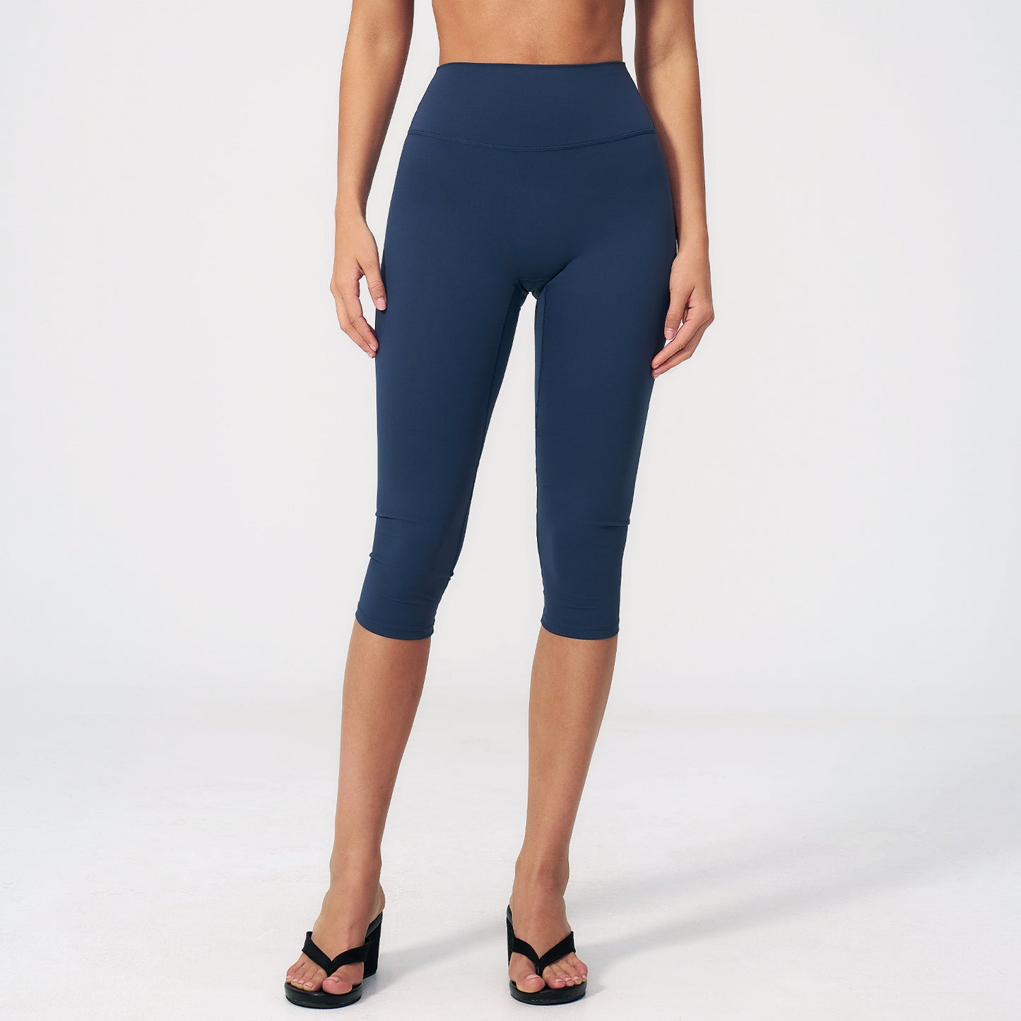 01/2026 Nuevo estilo de pantalón capri de yoga de talle medio con efecto cepillado, cintura alta y ajuste ceñido para estilizar la figura. Perfecto para hacer ejercicio, actividades al aire libre y fitness. Talla de mujer 5529.